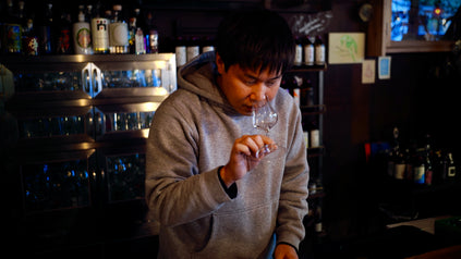 岐阜の清水、蛮雨にまじわる——蒸溜家・辰巳祥平 × MAWSIM